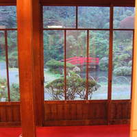菊華荘 - 部屋から庭を見たところ