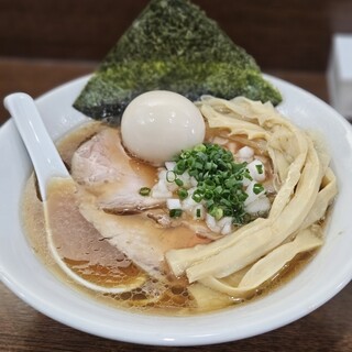 煮干し中華そば 魚魚 - 料理写真: