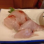 立呑み晩杯屋 - 料理写真:メダイ刺し(310円)