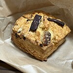 ジュウニブンベーカリー - チョコスコーン