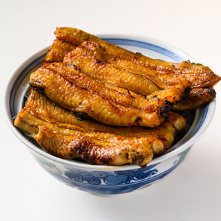 豊洲市場直送の活鰻！蒲焼きや白焼きをうな丼でご提供