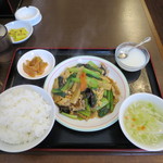 丸ちゃんラーメン - 豚肉と木耳の玉子定食