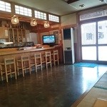 寿司銀 - 内観　ちょっと暗いですが綺麗です