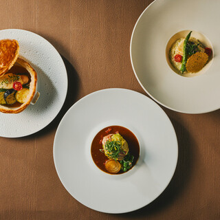 THE-MOMENT GRILL&DINING_1