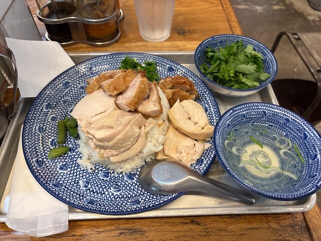 マンゴツリーキッチン カオマンガイ - 大阪/タイ料理 | 食べログ