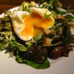 北参道 LA CAVE - ［１回目］リヨン風サラダ・ハーフ(675円)