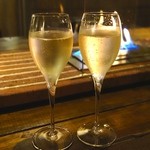 北参道 LA CAVE - ［１回目］スパークリングワイン(700円)