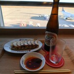 ぎょうざの店 ひょうたん - 料理写真:餃子とビールセット¥1,050