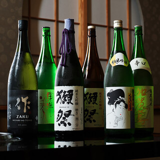 全国の銘酒や選び抜いたワインとともに、至福のひと時を