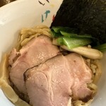 ラーメン イッケン - ぶりんぶりんのちぢれ太麺が美味しい！豚肩チャーシューがたっぷり！