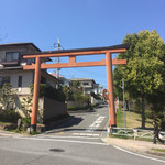 尚古 - 鳥居をくぐり住宅街へ