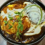 ラケル パン - 料理写真:【とろーり卵のデミグラスハンバーグオムライス・ライト】