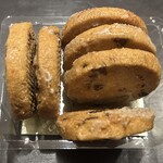 teal - ラムレーズンとチョコチップのクッキー