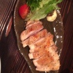 味とく家 - 地鶏の黒コショウ焼き
      
