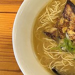 麺屋 だいくう - 料理写真:博多中華そば　左
