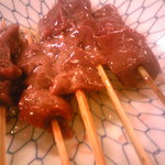 もつ焼き カミヤ - 定番レバ刺し