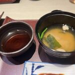 海鮮処松月亭 - 味噌汁と天つゆ
