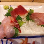 立呑み晩杯屋 - 料理写真:刺身3点盛り(500円)