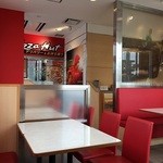 ケンタッキーフライドチキン - ピザハット側です