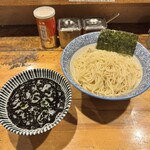 なるめん - 料理写真:黒マー油つけ麺 ¥1,000-