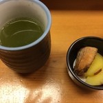 すし処 大敷 - お茶・お通し