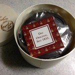 Café Sacher - 木の蓋をあけました