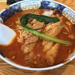 支那麺 はしご - 真紅の大辛スープ