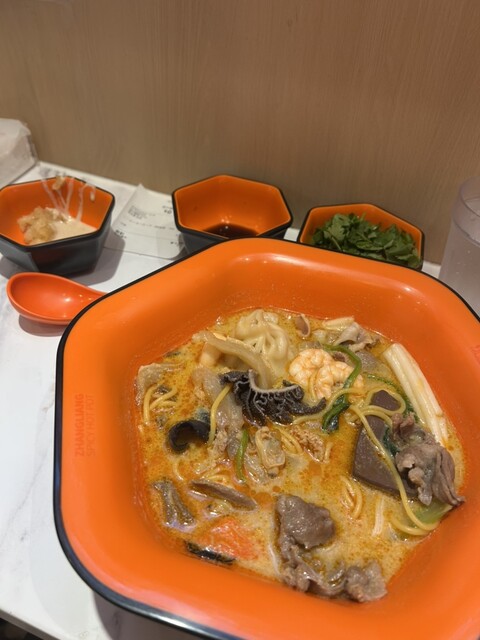 こんな時間にまーらーたん 張亮麻辣湯 三宮店 （チョウリョウマーラータン） - 三宮（神戸市営
