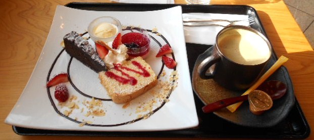 はつが野地域密着型のカフェ それとも By ぴよ大阪 リニューアル はつが野テラス 和泉中央 カフェ 食べログ
