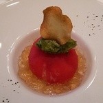 コーダリー - 前菜、カニと長芋のトマトファルシ  トマトのコンソメジュレ大葉のソルベ添え