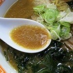 らぁめん 味斗 - みそラーメンのスープ
            