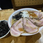 背脂煮干中華そば 和市 - 