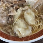 上海総本店 - ワンタン。