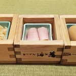 らーめん 鴨to葱 - 枡に入ったトッピング