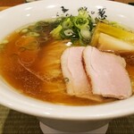 らーめん 鴨to葱 - ラーメン(横から)