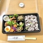 萌葱 - ネギ塩麹ソースのカリカリチキン弁当