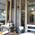 ル・ゴーシュ・セキ - 陽光明るい店内15.3