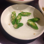 夜明けの家 - 青唐辛子をかじりながら…