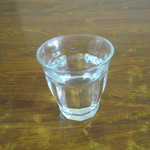 みつ食堂 - お冷やはセルフです。