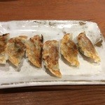 豚吉 本店 - 餃子