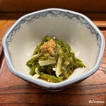 江戸寿司 - 醤油を適量掛け混ぜ混ぜしていただきます