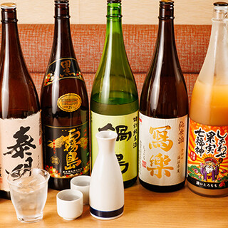 隠し酒のワクワク感と多彩なお酒で、満足の一杯を