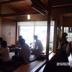 天庵 - ざっと見て…店内は一度に15～16人入れば良い方ってところかなあ？