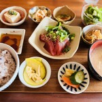 カラクリ虎 - 料理写真:かつおレバ刺し風定食¥1300