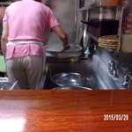 天庵 - 天麩羅の揚がりにタイミングを合わせて蕎麦を茹で始めるところでした。