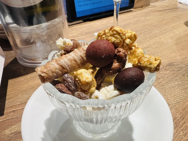 この様　②赤　白　おてて前 赤白 ルクア大阪店 （コウハク）のご予約 - 梅田/ビストロ | 食べログ