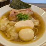らぁ麺 一潤 - 料理写真:特上ワンタンチャーシュー麺醤油