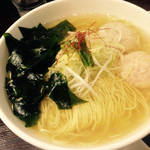 麺屋海神 新宿店 - あら炊き塩らーめん、わかめトッピング、大盛