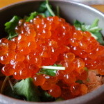 Yamaaoi - 鮭親子単品（￥1350税込み）みそ汁、小鉢、新香付きます