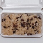 おこわ米八 - 料理写真:お赤飯一人前200g(ごま塩付き)¥594